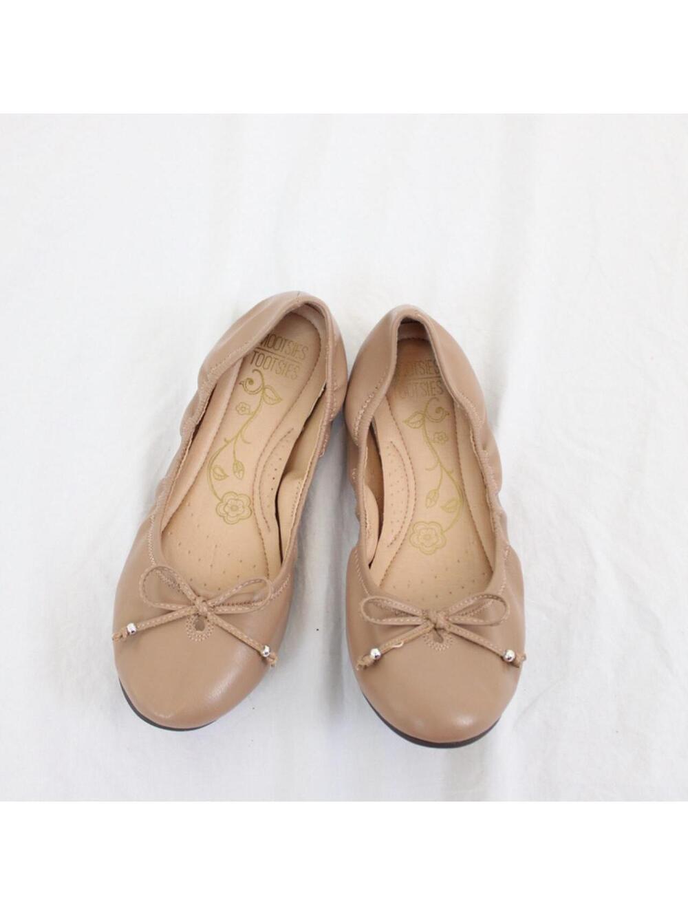 Mootsies Tootsies Cameo tan ballet flats with bow detail. Size 8.5